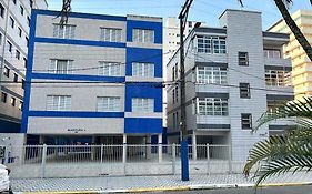 Vila Caiçara 80 metros da praia